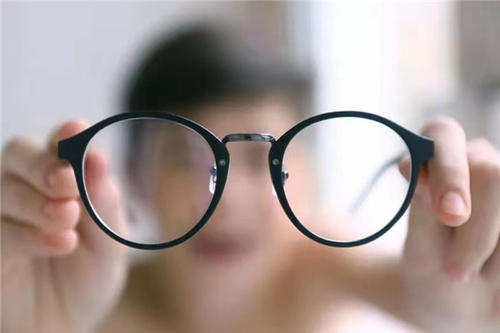 各學段應該如何預防近視？教育部這么說！